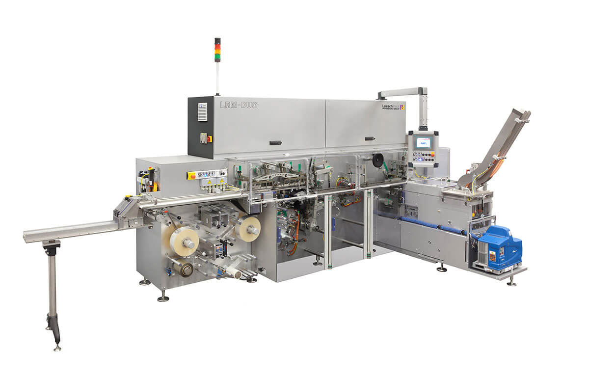 Máquina envolvedora automática de pliegues de dos etapas LRM-Duo para multienvases vista general lateral envolvedora de pliegues LRM-Duo de Loeschpack