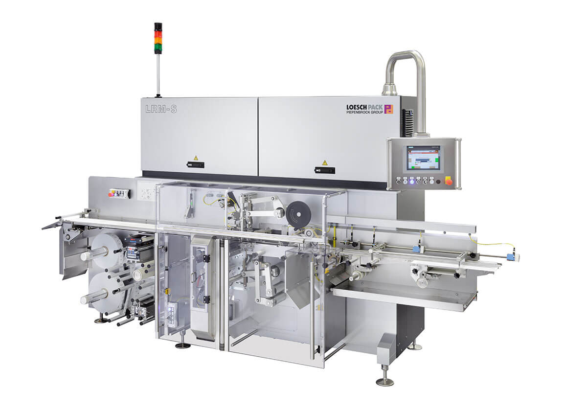 Vue latérale de la machine à emballer les plis de chocolat LRM-S de Loeschpack